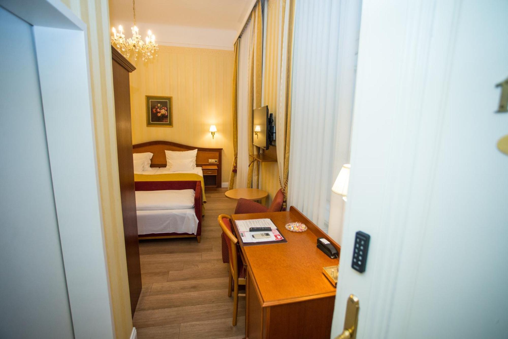 Opera Am Operneck Self Check In Apartment Vienna Exterior photo