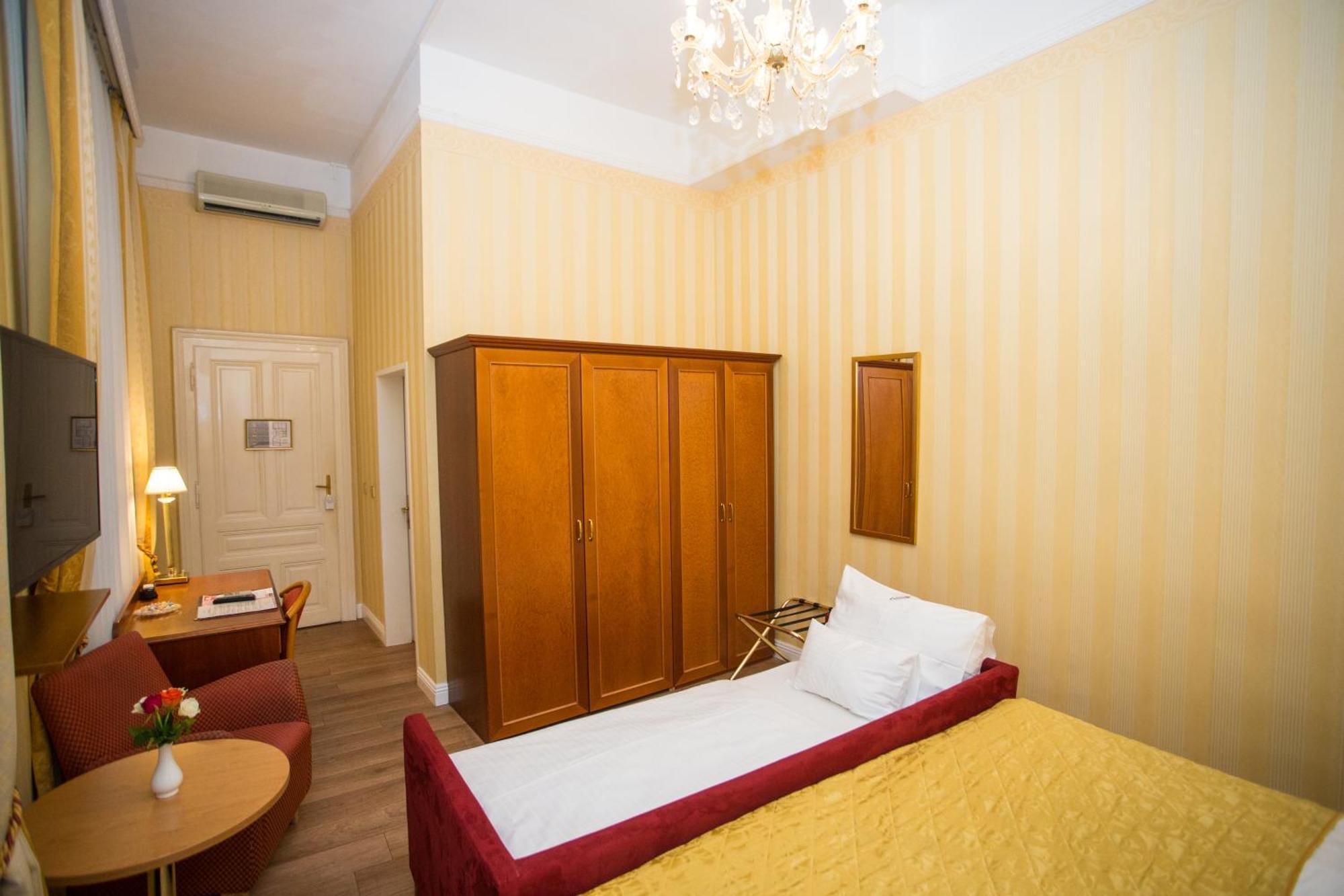 Opera Am Operneck Self Check In Apartment Vienna Exterior photo